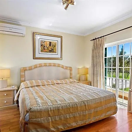 Sleeps 6 With Pool Air Con And Wifi *