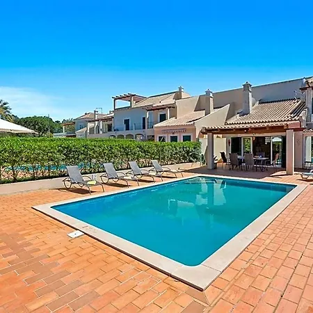 Sleeps 6 With Pool Air Con And Wifi *