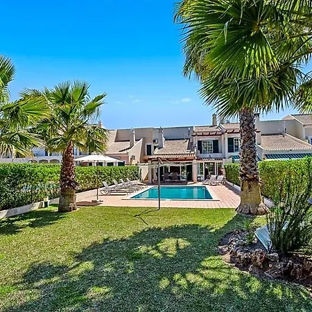 Sleeps 6 With Pool Air Con And Wifi ヴィラ